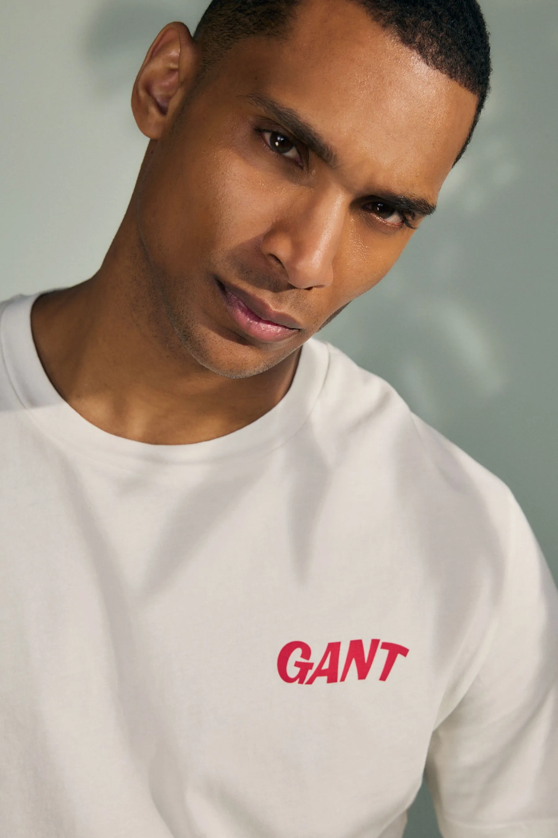 GANT - T-shirt slavata con grafica