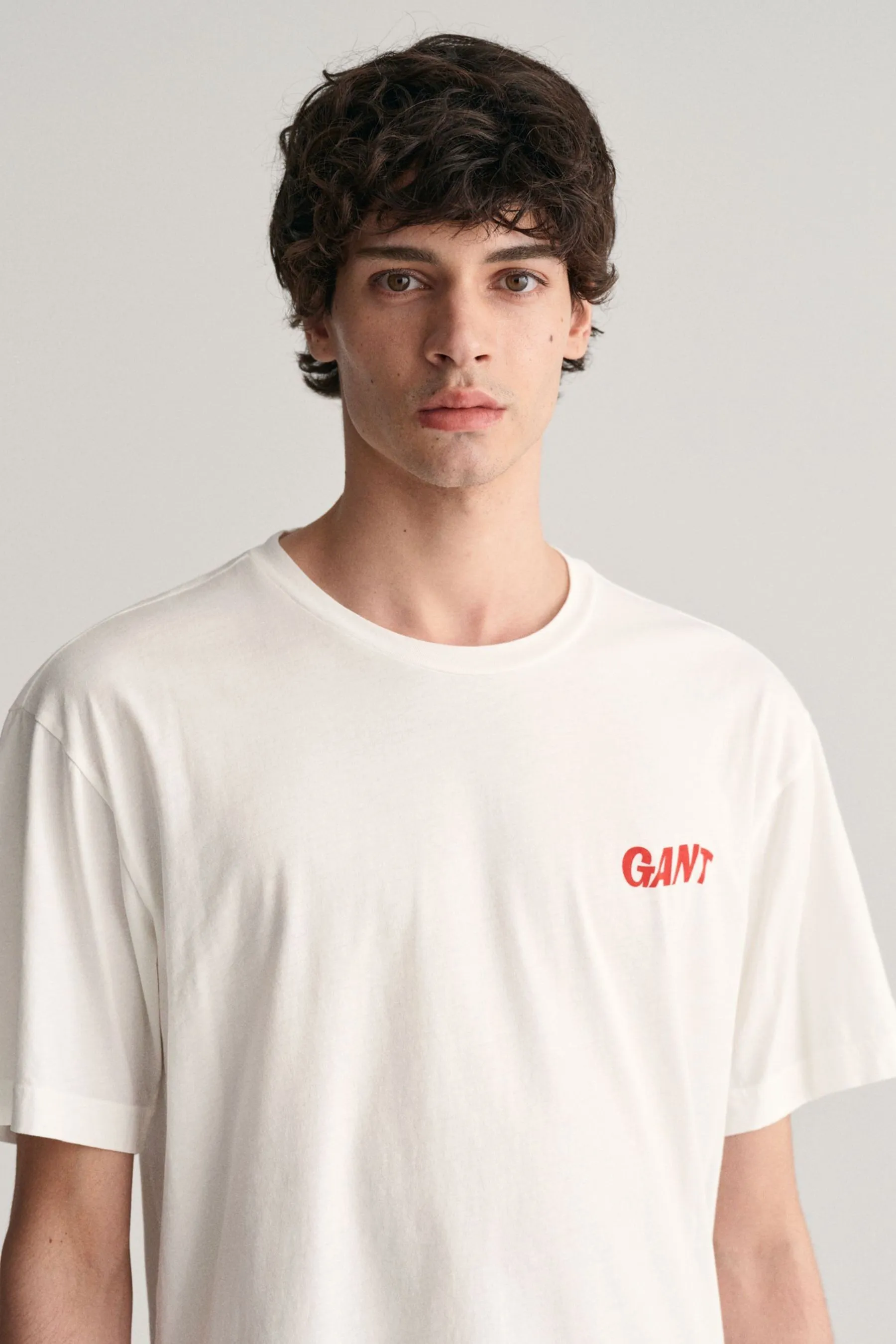 GANT - T-shirt slavata con grafica